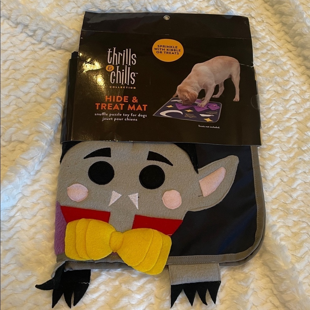 Thrills & Chills Hide & Treat Mat new